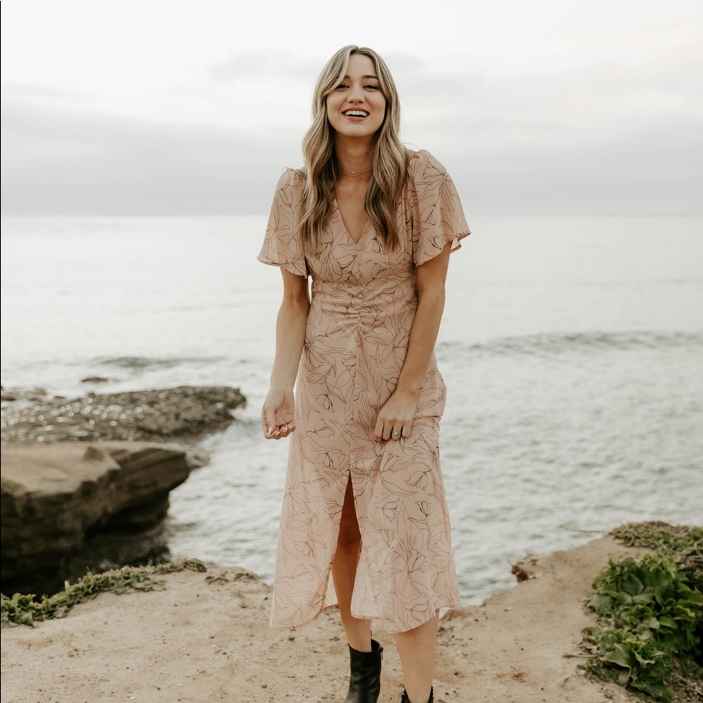 ASTR The Label Kindred Floral Midi Dress